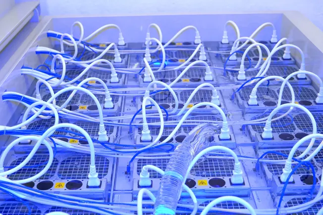 Selection of Immersion Cooling Fluids for Data Centers: Key Considerations for Facility Management Teams